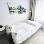 Wings - Free Private Parking - Old Town *